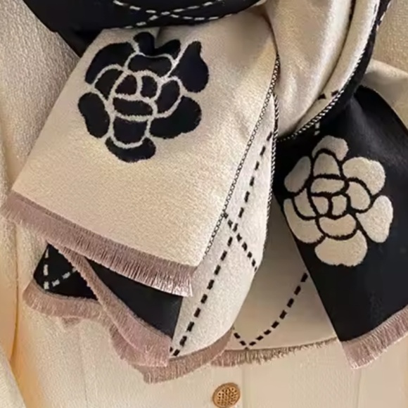 Luxury scarf - Picture 6 of 6